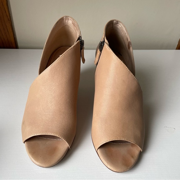 Eileen Fisher Elegant Tan Peep-Toe Ankle Boots Size 7 - Picture 4 of 7